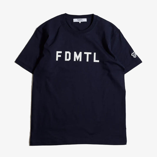 FDMTL | FDMTL LOGO TEE { NAVY