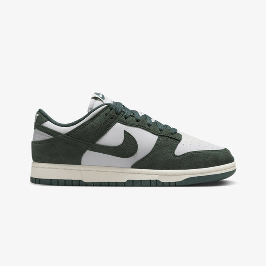 NIKE | WMN'S DUNK LOW { PHOTON DUST/VINTAGE GREEN-SAIL-WHITE