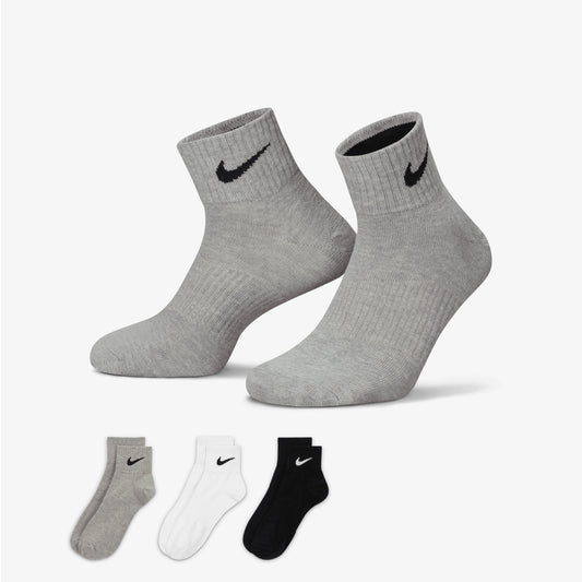 NIKE | PERFORMANCE LIGHTWEIGHT TRAINING ANKLE SOCKS (3 PAIRS) { GREY/WHITE/BLACK