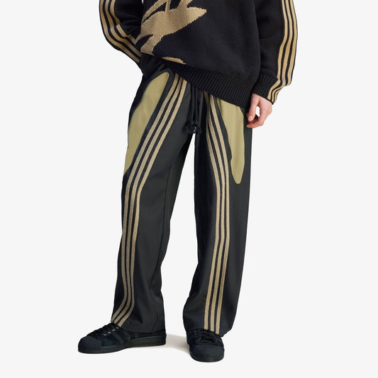Adidas Originals | SONG FOR THE MUTE SPRING WOVEN PANTS { BLACK